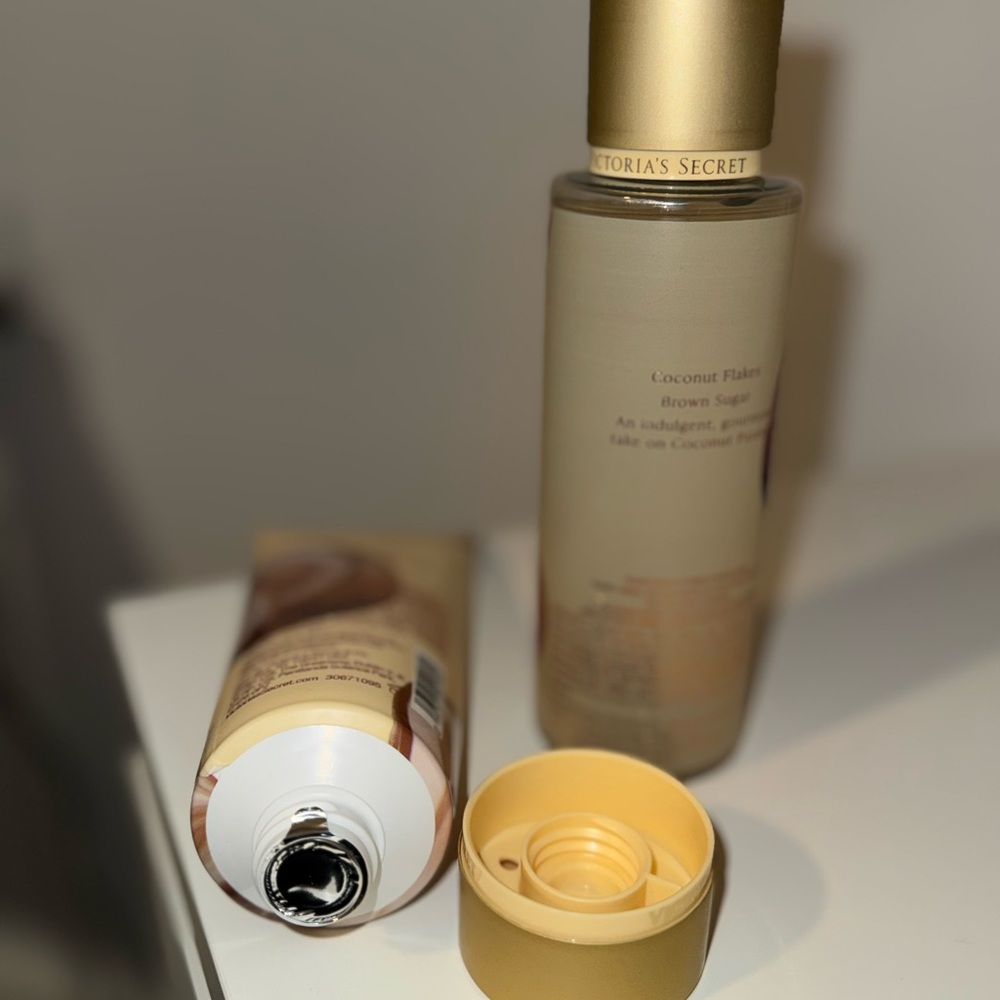 Victoria's Secret Coconut Passion Brûlée Set - Picture 3 of 3